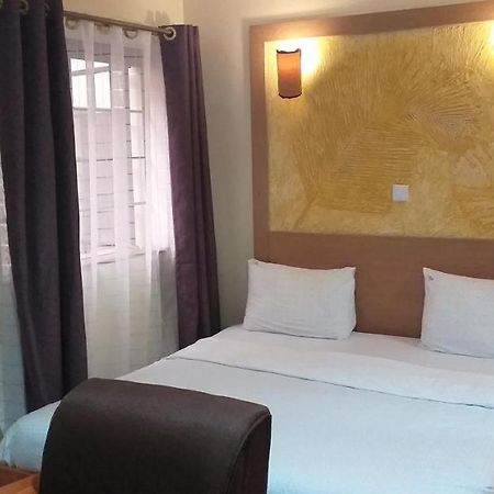 Minimalistic Studio Apartments Nairobi Eksteriør billede